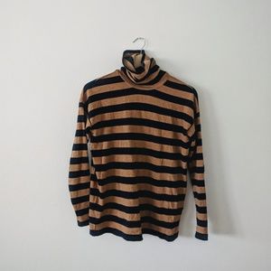 SALEJ Crew oversized turtleneck navy tan small xxs